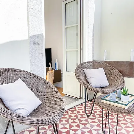 Sunny Terrace Facing Clerigos Tower Luxury tent *